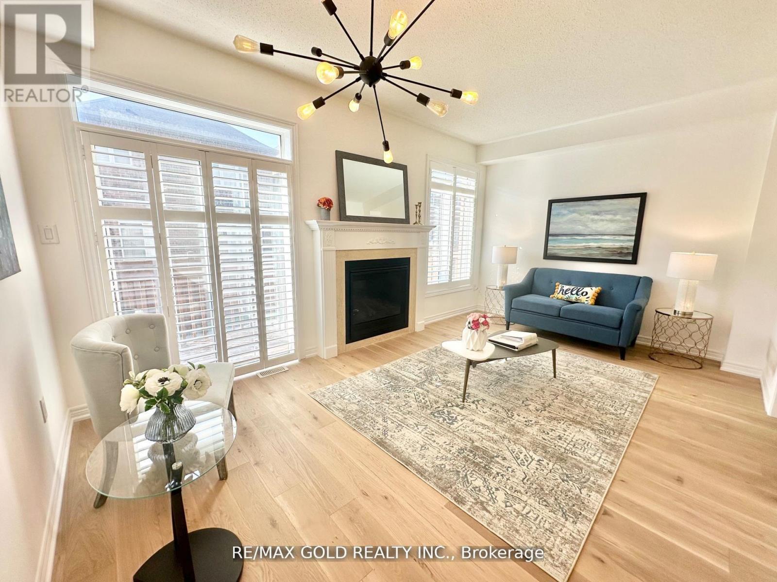 111 Huguenot Road, Oakville, Ontario  L6H 0M3 - Photo 5 - W13154394