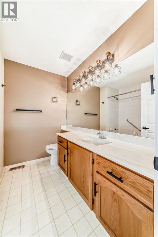 70 Kingsland Villas SW, Calgary, Alberta  T2V 5J9 - Photo 26 - A2312794