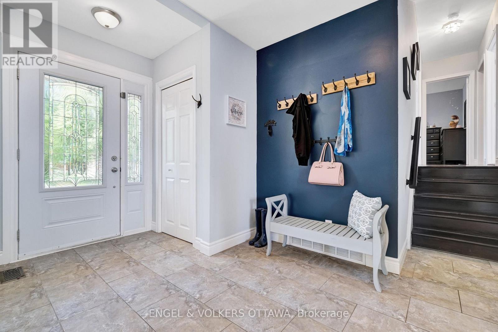 2057 Alton Street, Ottawa, Ontario  K1G 1X3 - Photo 4 - X13154634
