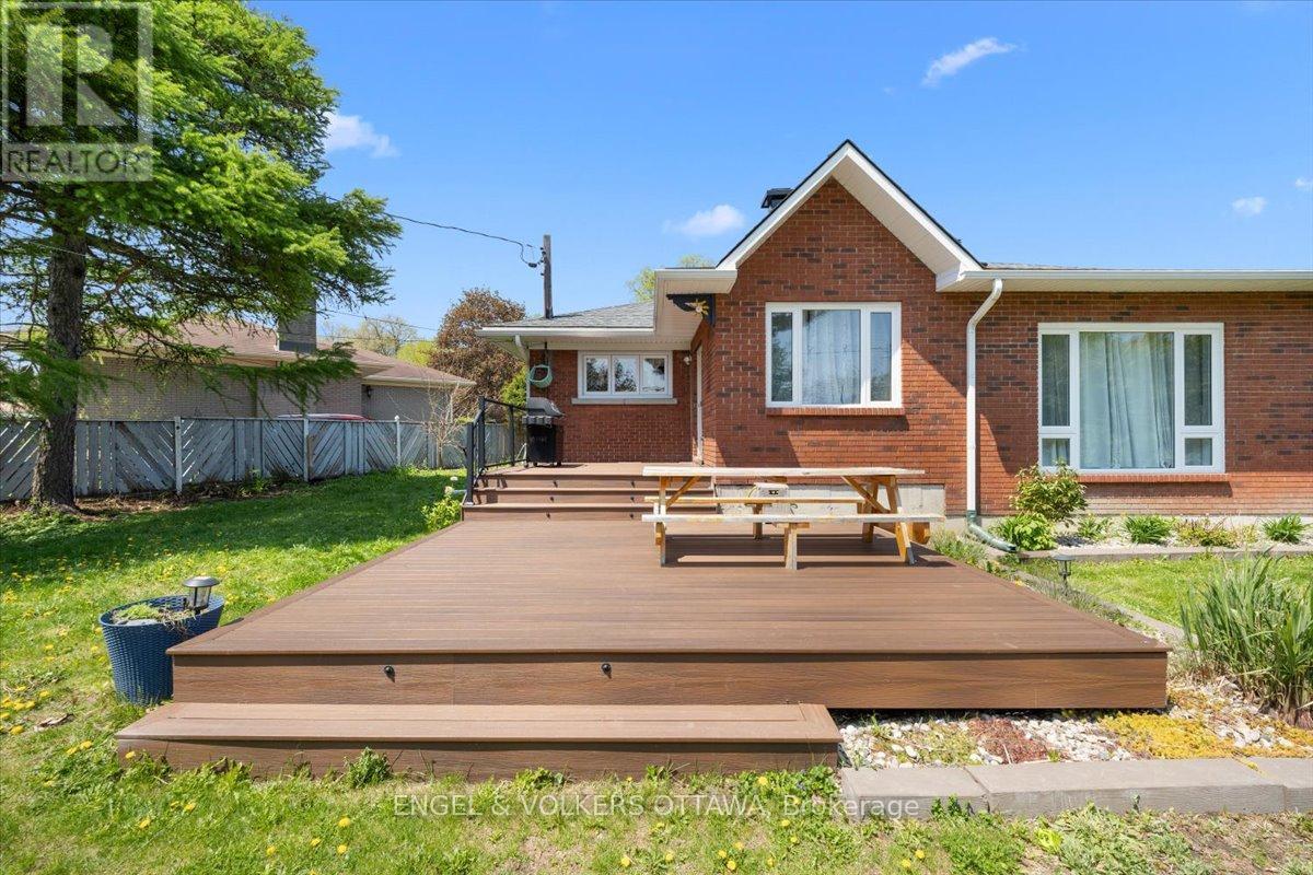 2057 Alton Street, Ottawa, Ontario  K1G 1X3 - Photo 44 - X13154634