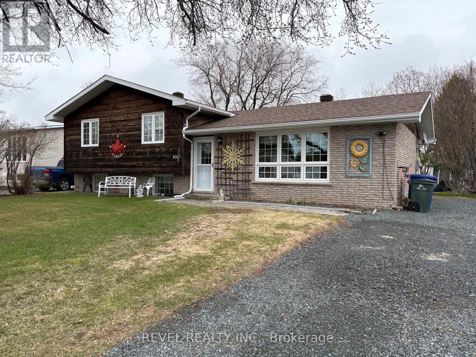 452 Eleventh Avenue, Cochrane, Ontario  P0L 1C0 - Photo 2 - T13154476