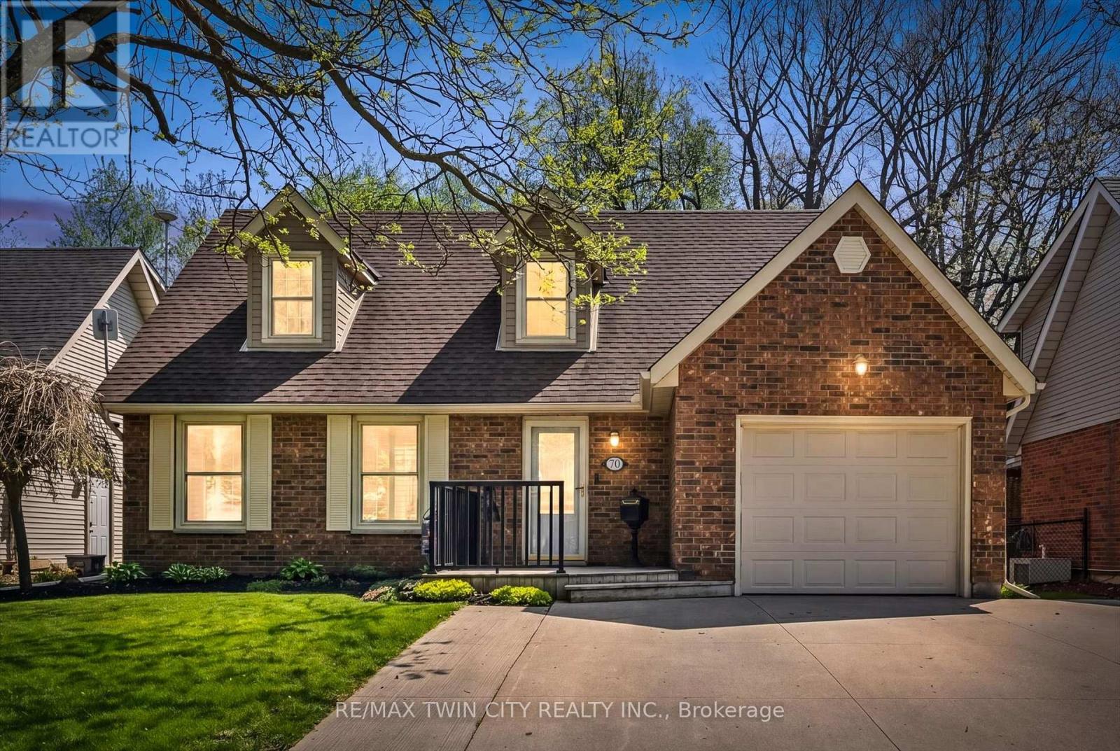 70 PEACHTREE CRESCENT, Cambridge, Ontario