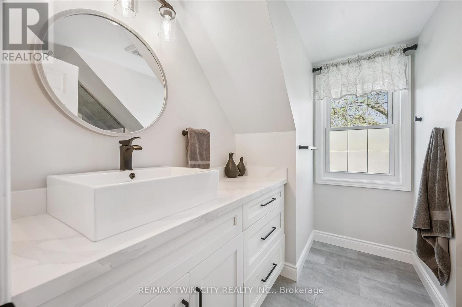 70 Peachtree Crescent, Cambridge, Ontario  N1S 4W3 - Photo 17 - X13153768