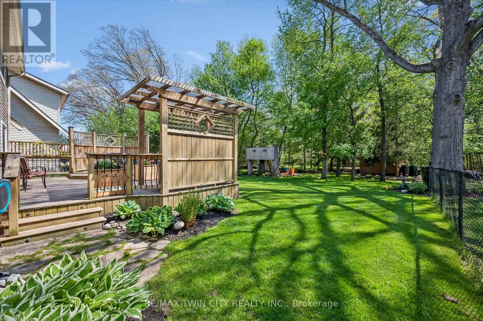 70 Peachtree Crescent, Cambridge, Ontario  N1S 4W3 - Photo 24 - X13153768