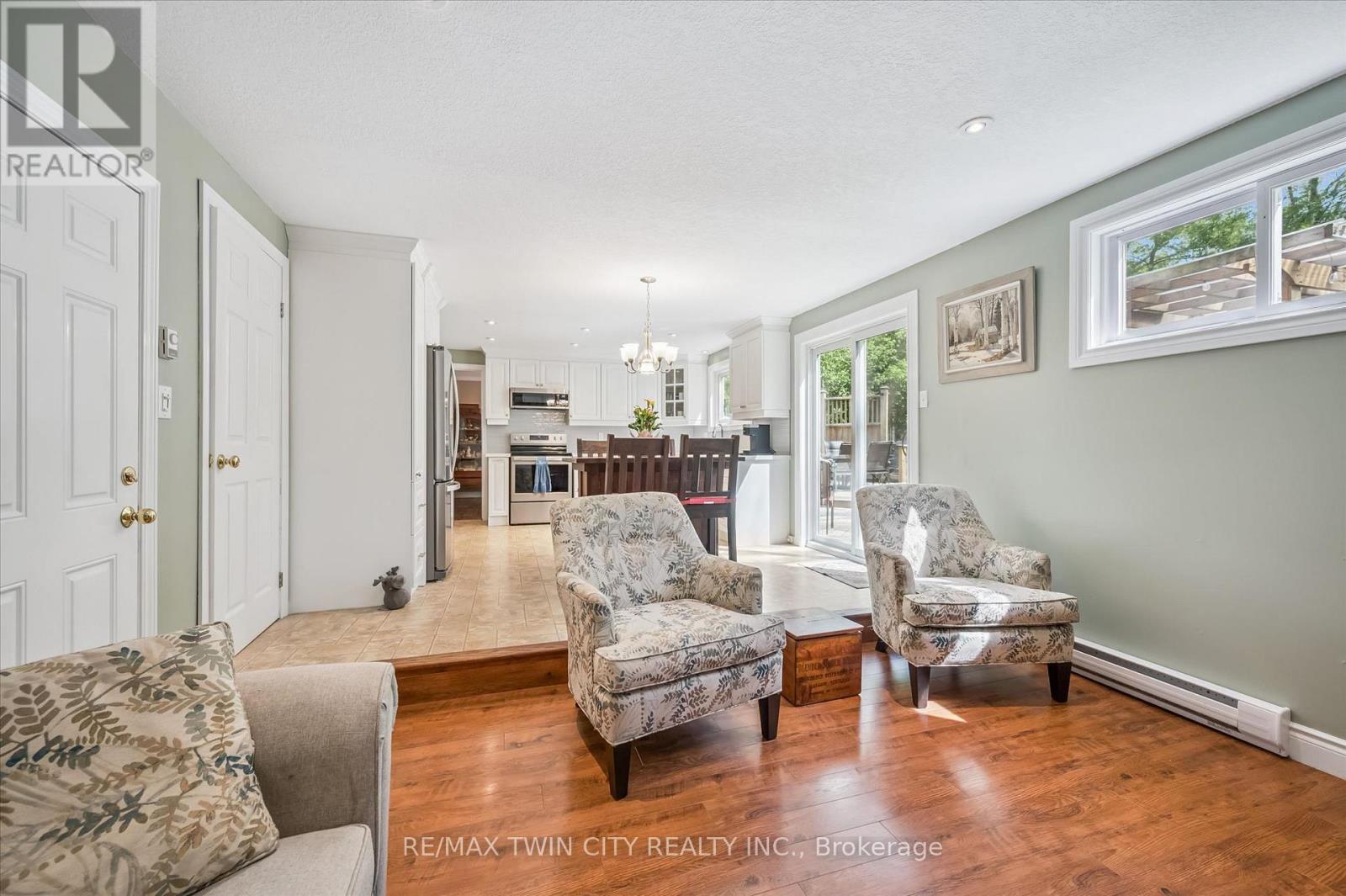 70 Peachtree Crescent, Cambridge, Ontario  N1S 4W3 - Photo 8 - X13153768