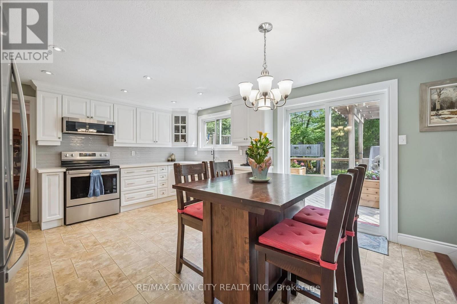70 Peachtree Crescent, Cambridge, Ontario  N1S 4W3 - Photo 9 - X13153768