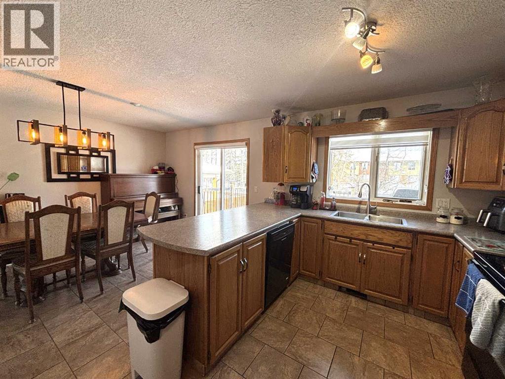 13 Pineview Road, Whitecourt, Alberta  T7S 1H7 - Photo 6 - A2273296