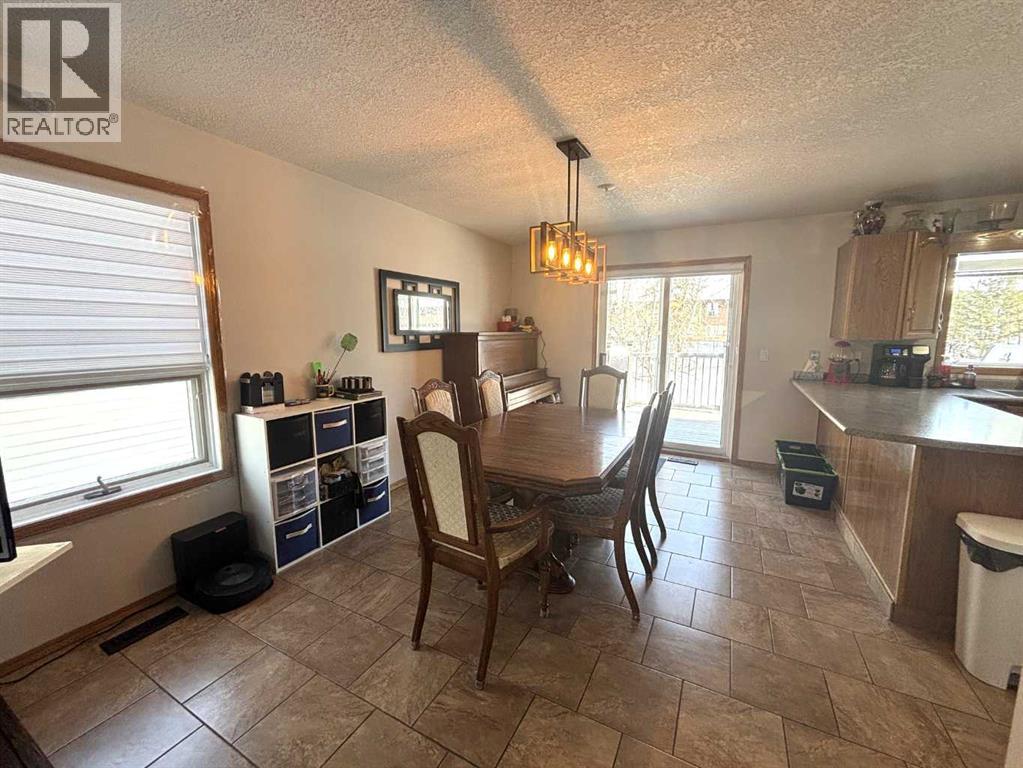 13 Pineview Road, Whitecourt, Alberta  T7S 1H7 - Photo 4 - A2273296