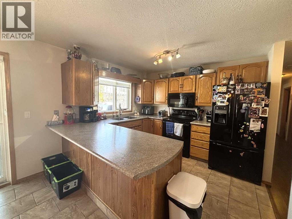 13 Pineview Road, Whitecourt, Alberta  T7S 1H7 - Photo 5 - A2273296