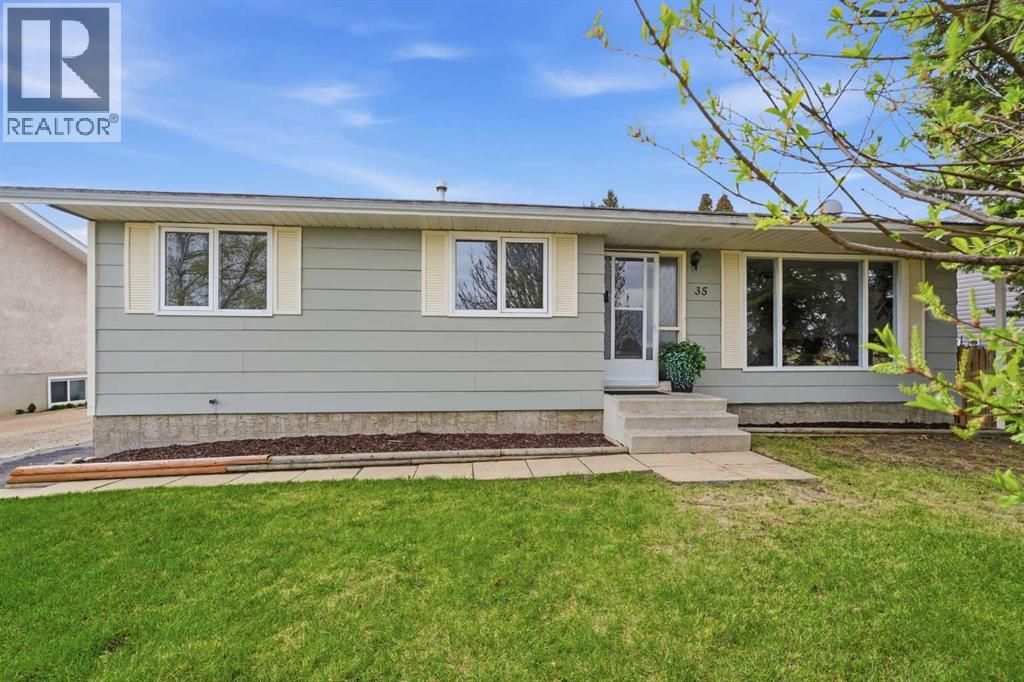35 Ayers Avenue, Red Deer, Alberta  T4S 1S5 - Photo 1 - A2313297