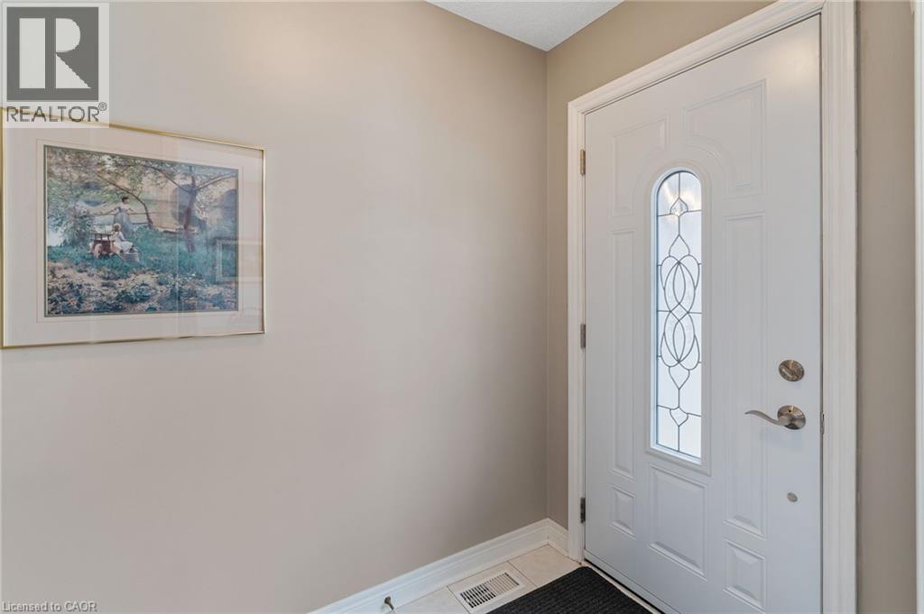 51 Redtail Crescent, Hamilton, Ontario  L9B 2R5 - Photo 5 - 40820312