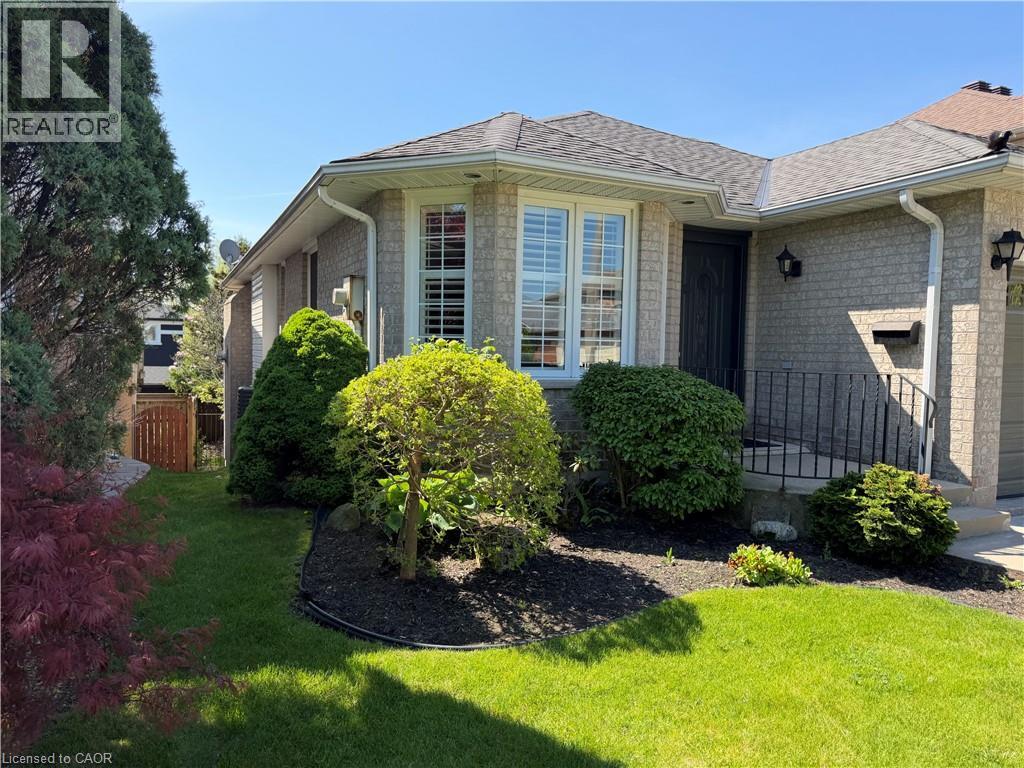 51 Redtail Crescent, Hamilton, Ontario  L9B 2R5 - Photo 4 - 40820312