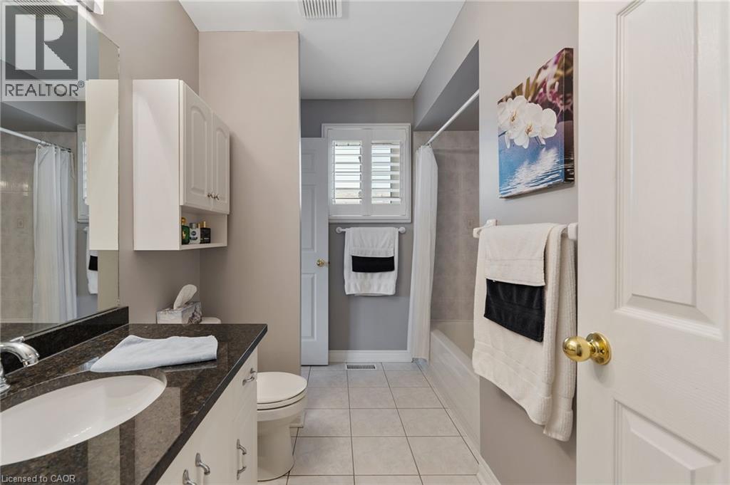 51 Redtail Crescent, Hamilton, Ontario  L9B 2R5 - Photo 25 - 40820312
