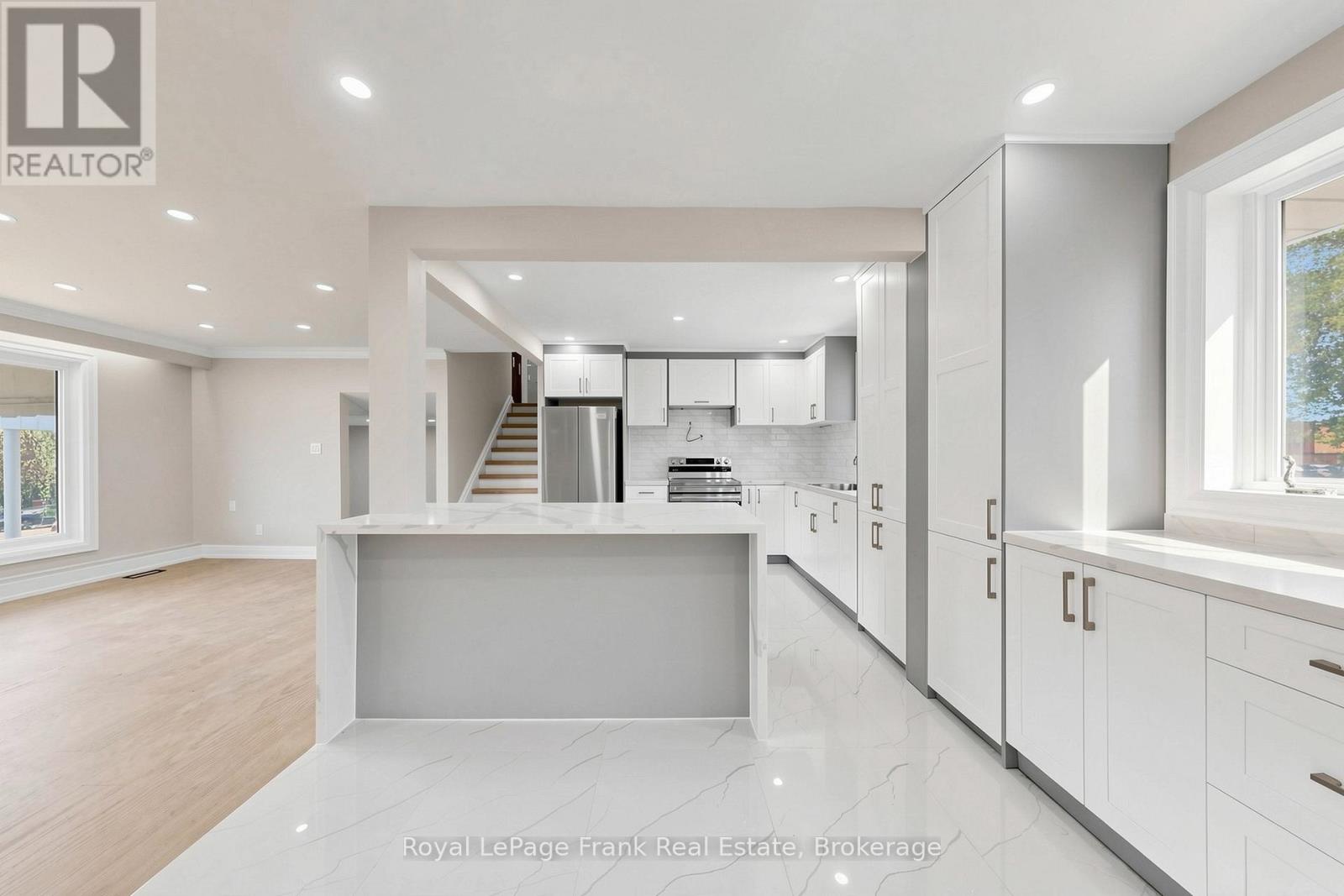 344 Rossland Road E, Oshawa, Ontario  L1G 2X1 - Photo 9 - E13154454