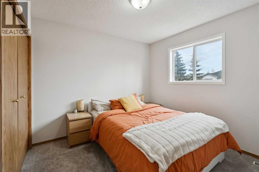 72 Mt Apex Green SE, Calgary, Alberta  T2Z 2V4 - Photo 17 - A2302021