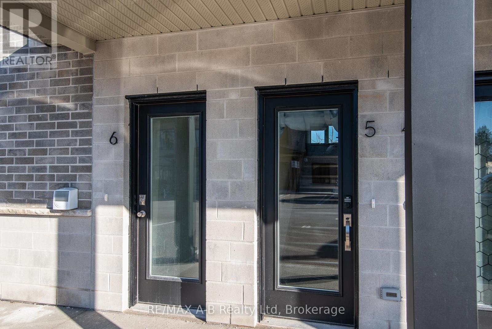 Unit #5 - 3202 Vivian Line 37 Lane, Stratford, Ontario N5A 0K6 - Photo 2 - X13154484