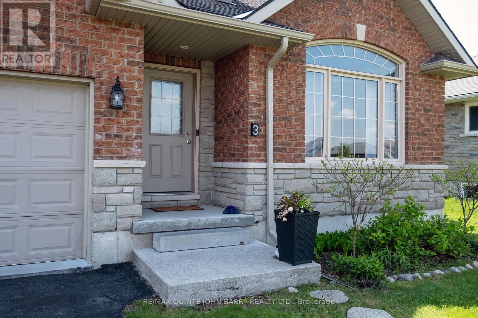 3 Spencer Court, Quinte West, Ontario  K8V 6X7 - Photo 2 - X13154596