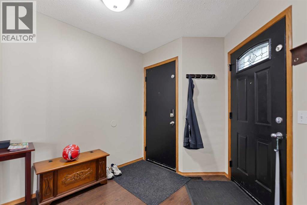 48 Sunridge Crescent NW, Airdrie, Alberta  T4B 2G5 - Photo 3 - A2310814