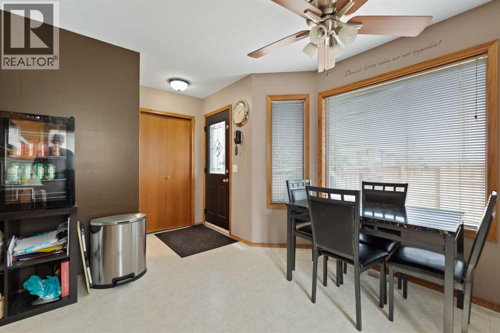 48 Sunridge Crescent NW, Airdrie, Alberta  T4B 2G5 - Photo 14 - A2310814