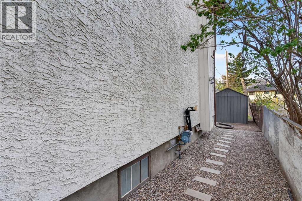 416 Thornhill Place NW, Calgary, Alberta  T2K 2S5 - Photo 44 - A2311932