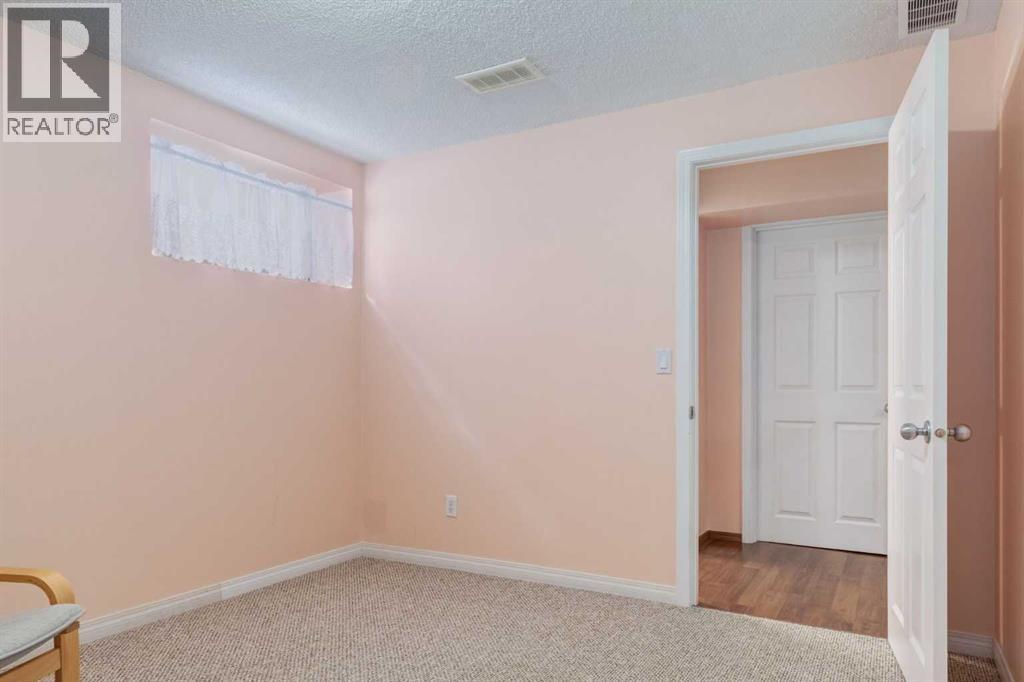 324 Evermeadow Road SW, Calgary, Alberta  T2Y 4X2 - Photo 25 - A2312668