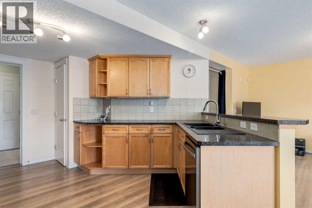324 Evermeadow Road SW, Calgary, Alberta  T2Y 4X2 - Photo 7 - A2312668