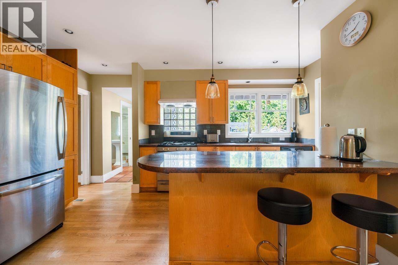 Main House 35xx W 20th Avenue, Vancouver, British Columbia  V6S 1E6 - Photo 15 - R3126191