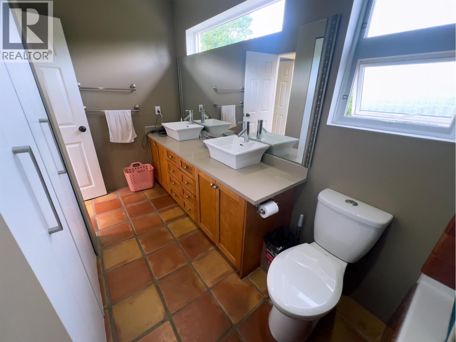 Main House 35xx W 20th Avenue, Vancouver, British Columbia  V6S 1E6 - Photo 7 - R3126191