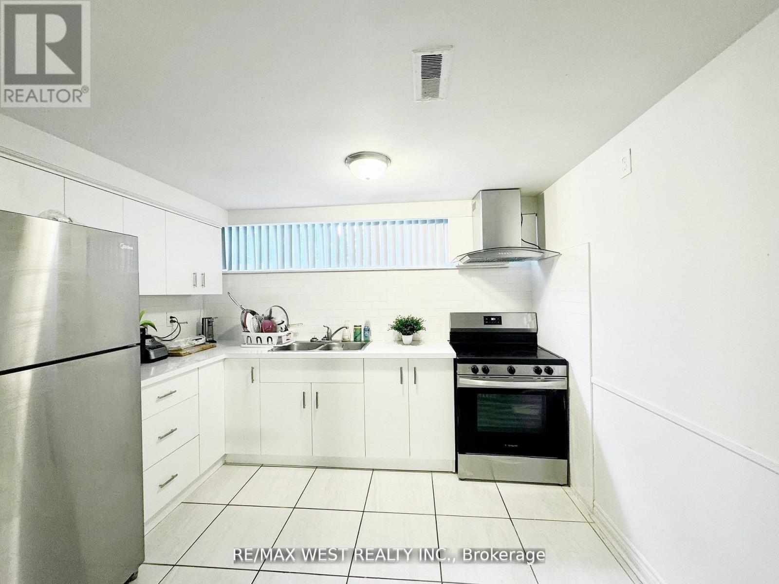 25 Bimini Crescent, Toronto, Ontario  M3N 1S1 - Photo 13 - W13153880