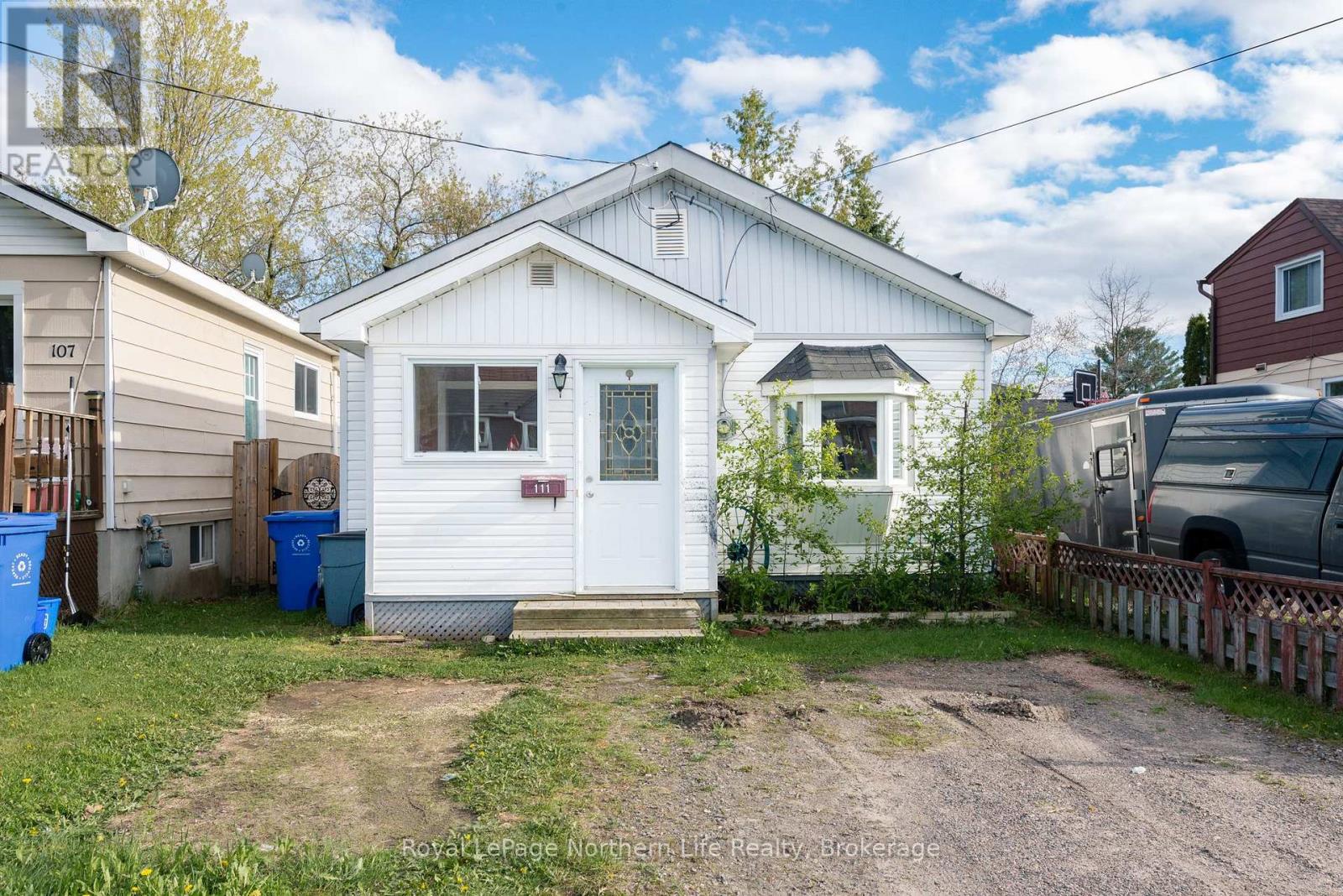 111 Norwood Avenue, North Bay, Ontario  P1B 5C9 - Photo 1 - X13154436