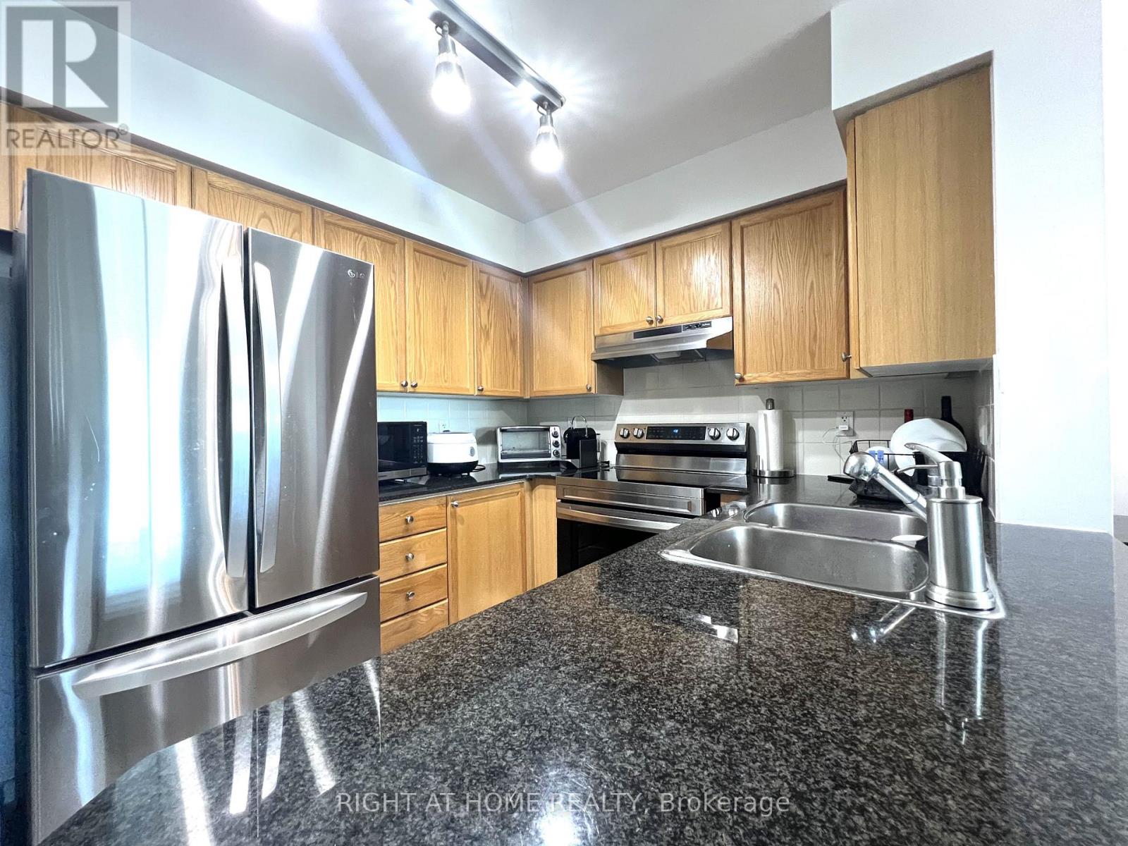 11 Oneida Crescent, Richmond Hill (Langstaff), Ontario  L4B 0A1 - Photo 8 - N13154534