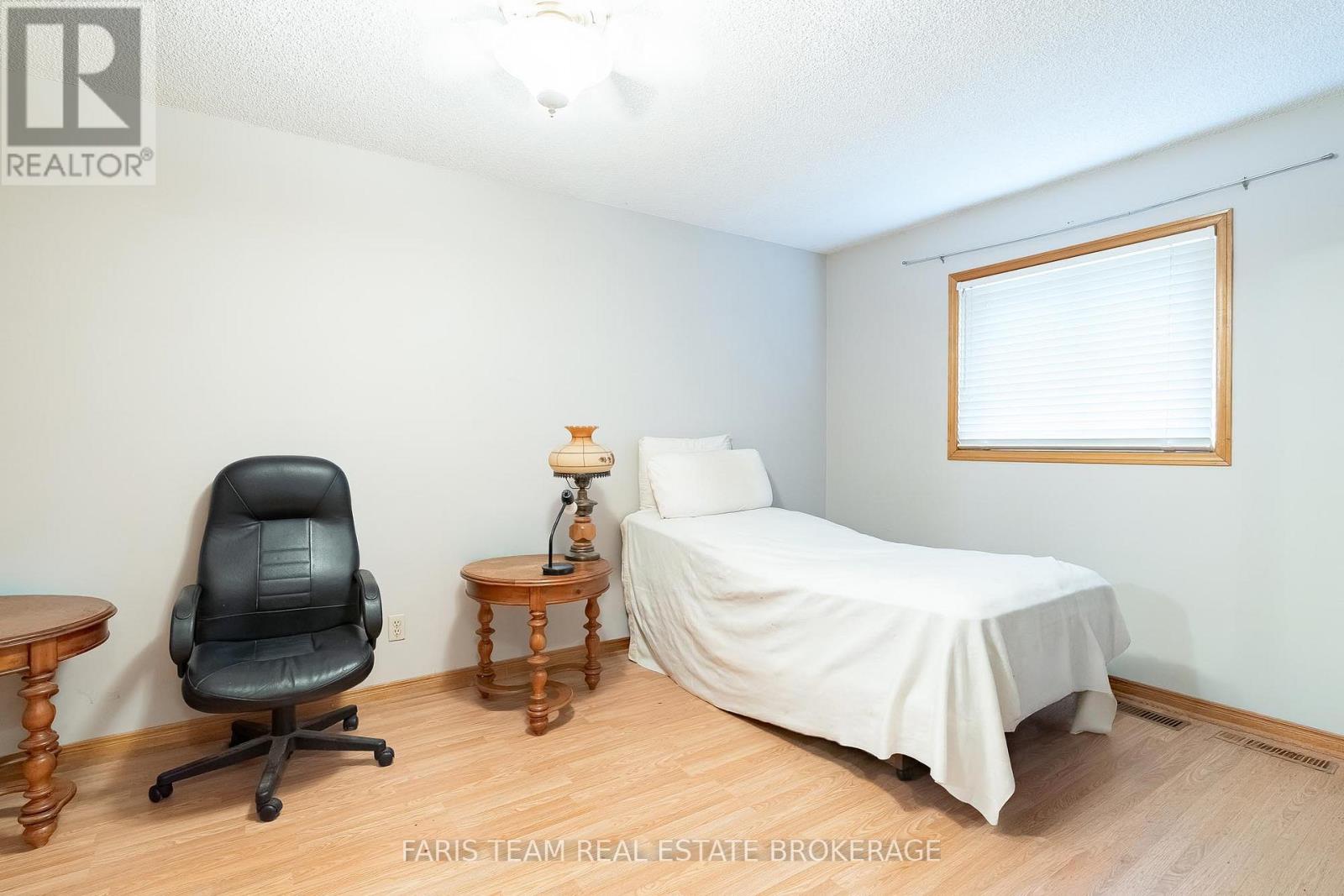 466 Trillium Street, Tay, Ontario  L0K 2A0 - Photo 14 - S13154538
