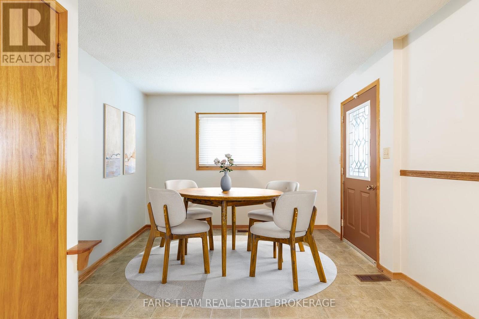466 Trillium Street, Tay, Ontario  L0K 2A0 - Photo 8 - S13154538
