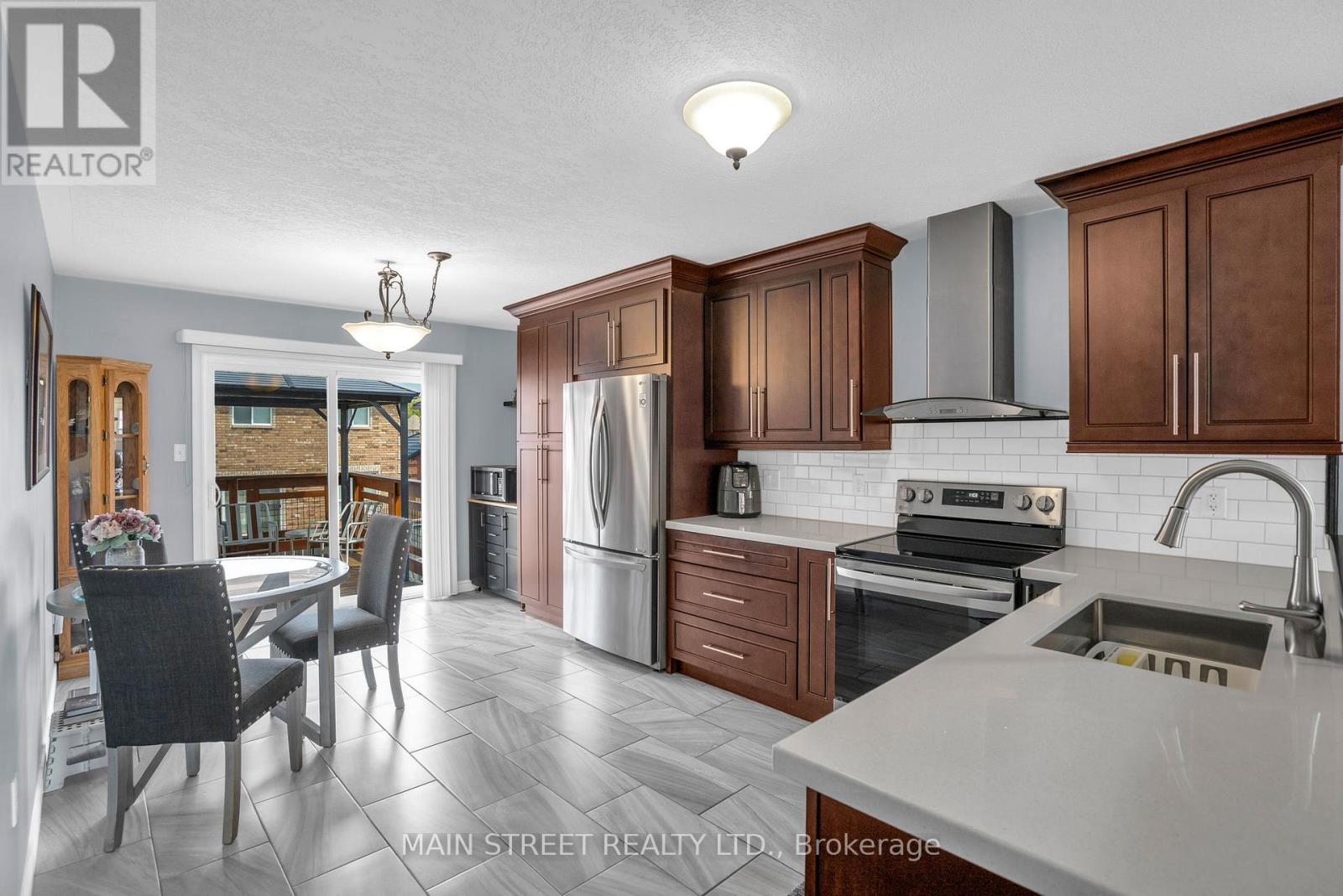 80 Shalom Way, Barrie, Ontario  L4N 5Y4 - Photo 6 - S13154624