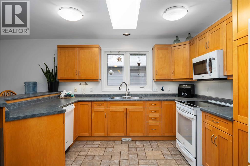 727 Norman Street, Plympton-Wyoming, Ontario  N0N 1T0 - Photo 14 - 26011709