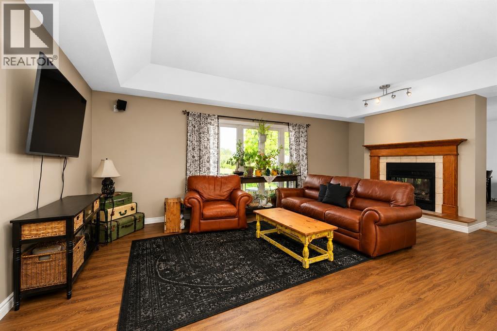 727 Norman Street, Plympton-Wyoming, Ontario  N0N 1T0 - Photo 11 - 26011709