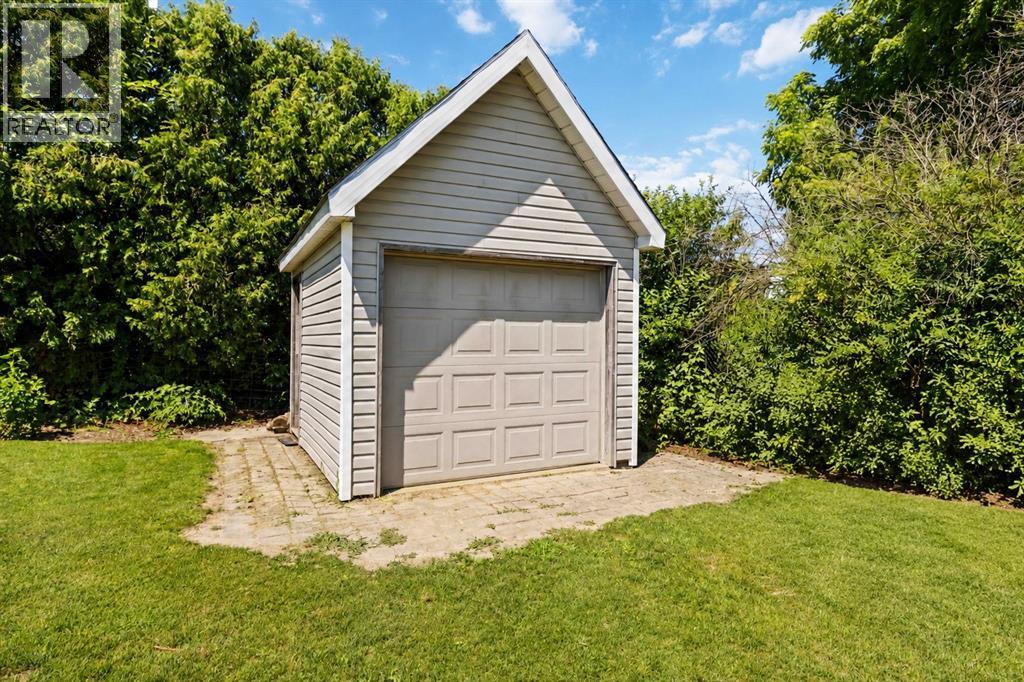 727 Norman Street, Plympton-Wyoming, Ontario  N0N 1T0 - Photo 7 - 26011709