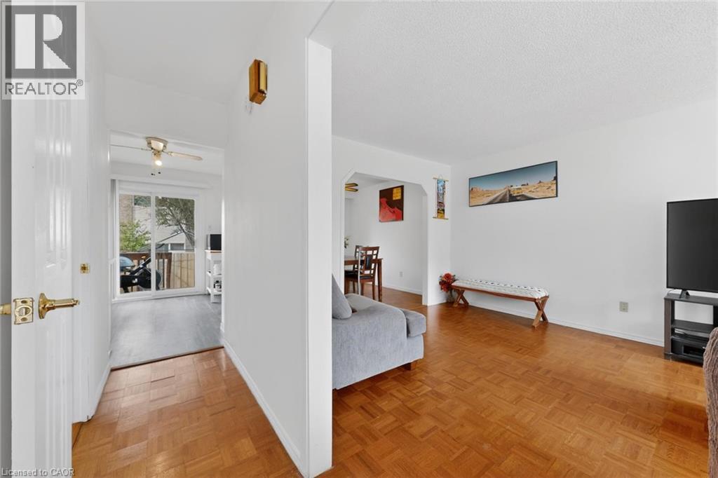 2380 Bromsgrove Road Unit# 9, Mississauga, Ontario  L5J 4E6 - Photo 5 - 40829377