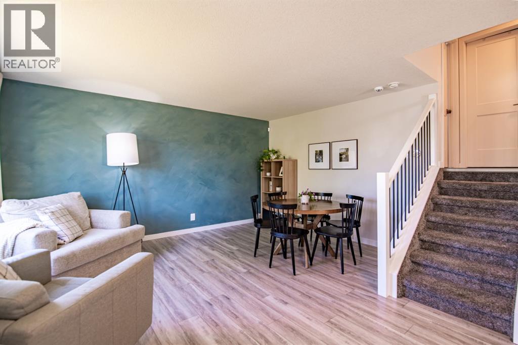 105 Erickson Drive, Red Deer, Alberta  T4R 1X9 - Photo 4 - A2312604
