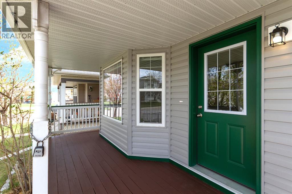 19 Bridleglen Road SW, Calgary, Alberta  T2Y 4H1 - Photo 4 - A2307584