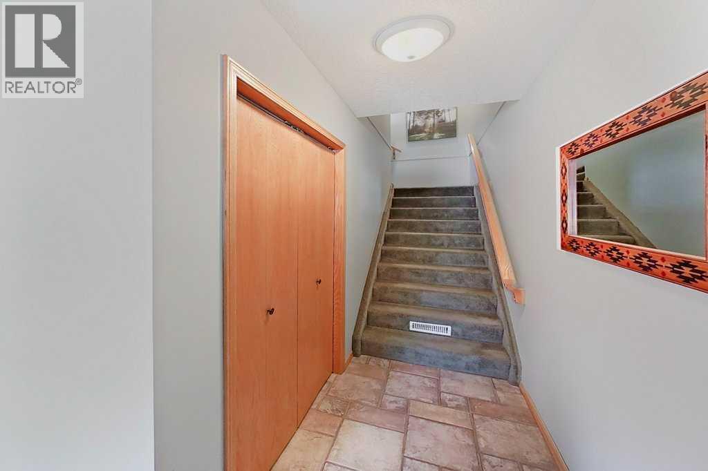 675 Regal Park NE, Calgary, Alberta  T2E 0S6 - Photo 6 - A2311479