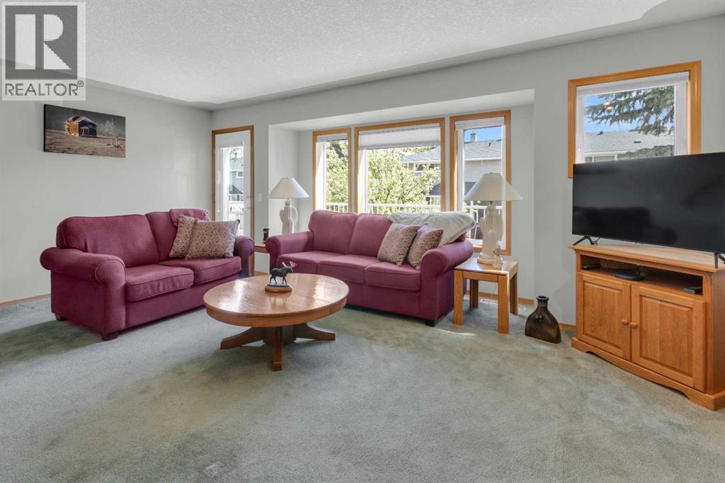 675 Regal Park NE, Calgary, Alberta  T2E 0S6 - Photo 9 - A2311479