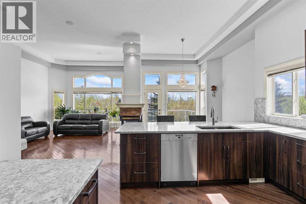 72 Strathlea Place SW, Calgary, Alberta  T3H 4T5 - Photo 9 - A2312497