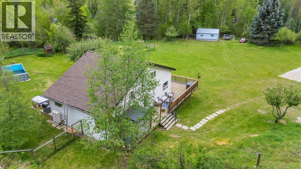 3678 Krestova Cemetery Road, Krestova, British Columbia V0G 1H2 - Photo 1 - 10388229