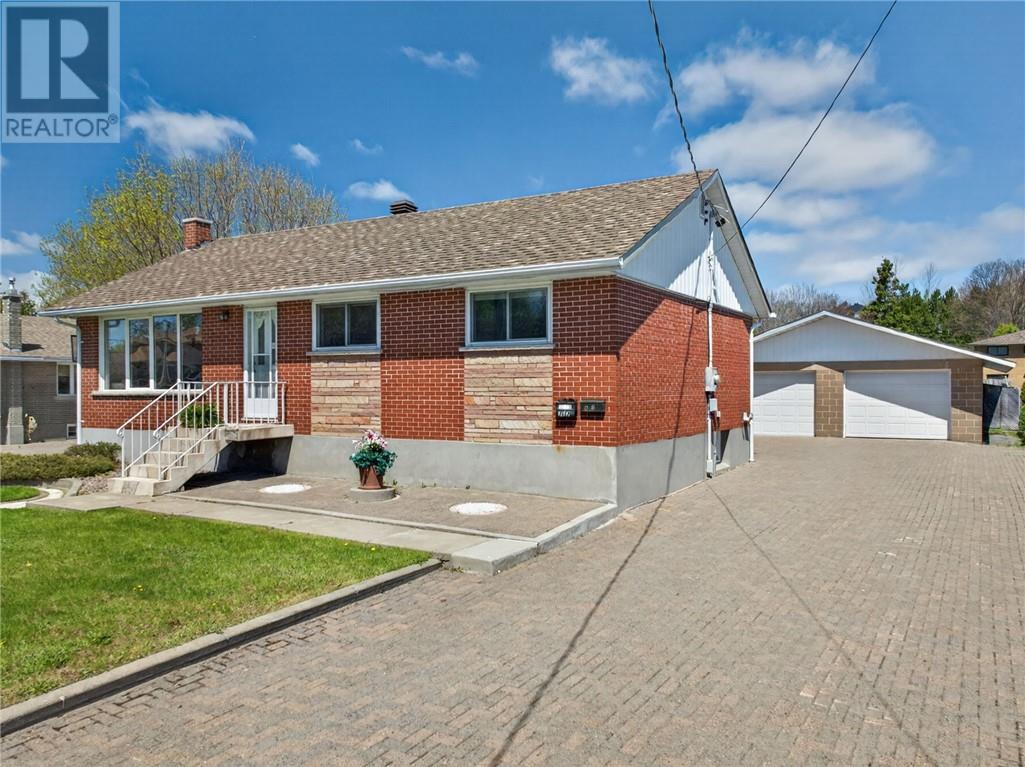 762 Robinson Drive, Sudbury, Ontario  P3E 2J3 - Photo 2 - 2127951