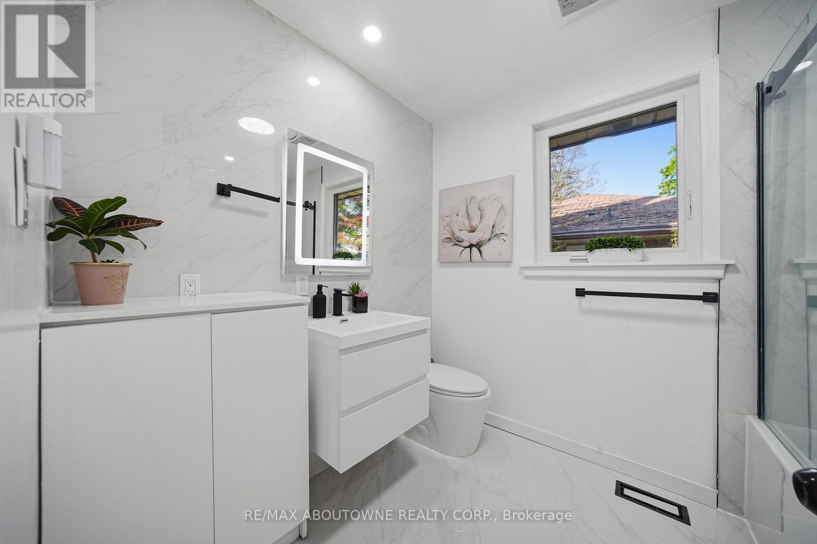 2066 Rebecca Street, Oakville, Ontario  L6L 2A2 - Photo 25 - W13154428