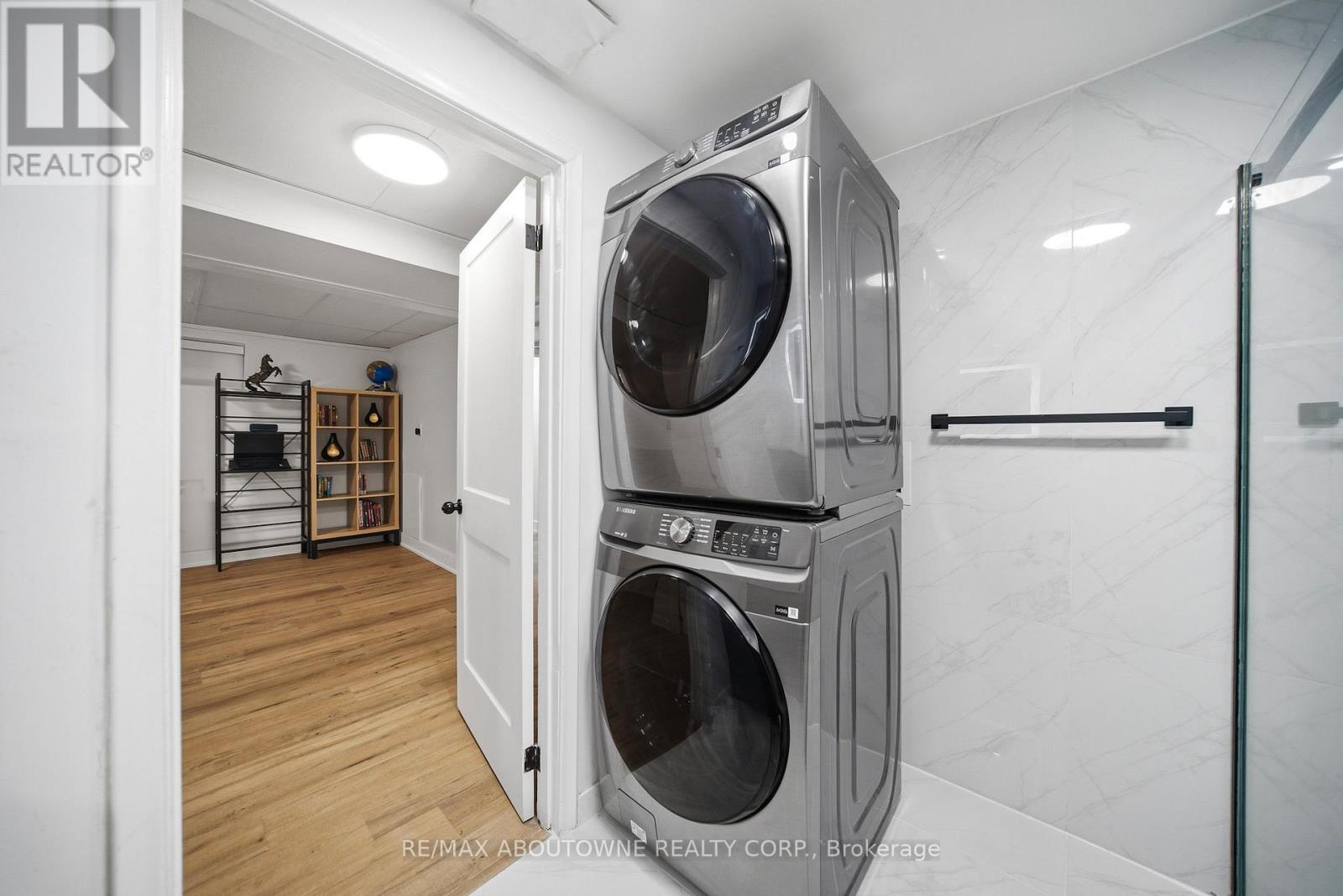 2066 Rebecca Street, Oakville, Ontario  L6L 2A2 - Photo 33 - W13154428