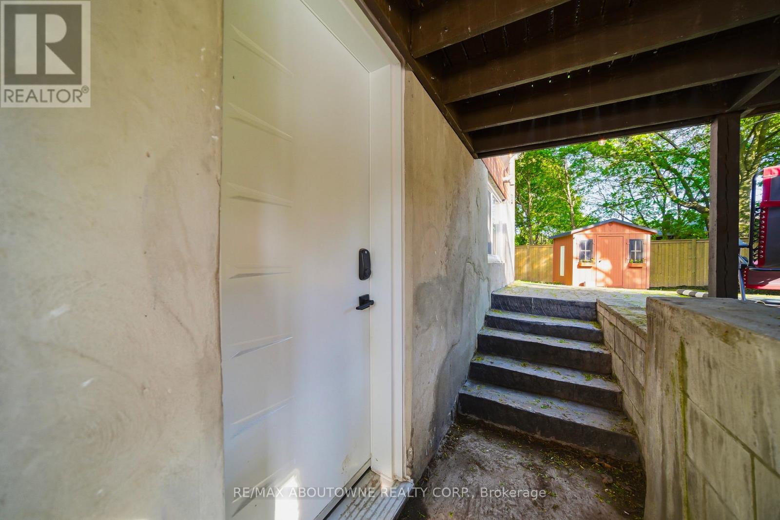 2066 Rebecca Street, Oakville, Ontario  L6L 2A2 - Photo 37 - W13154428
