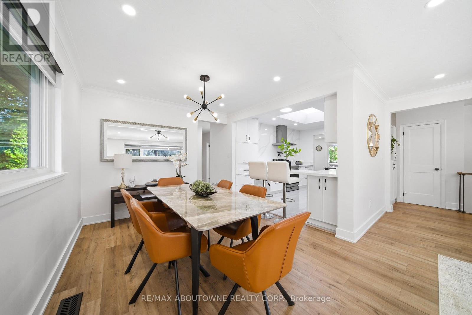 2066 Rebecca Street, Oakville, Ontario  L6L 2A2 - Photo 8 - W13154428