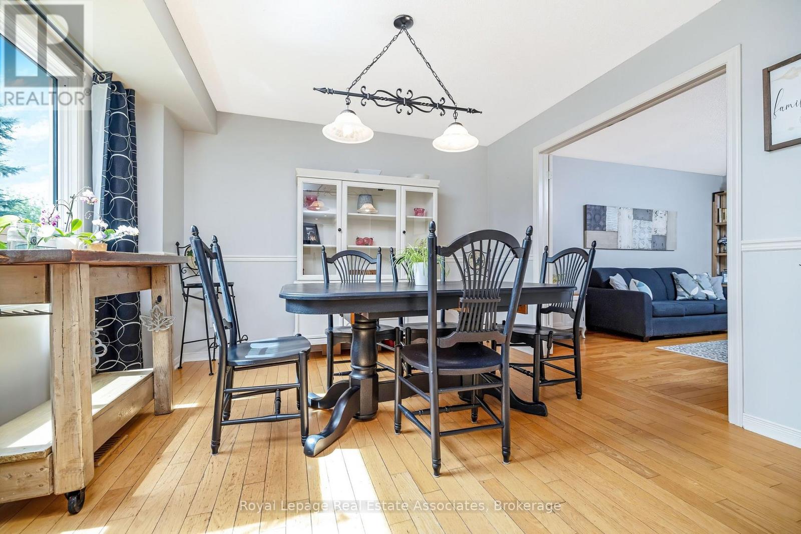 16 Cotswold Court, Halton Hills, Ontario  L7G 5E5 - Photo 15 - W13154438